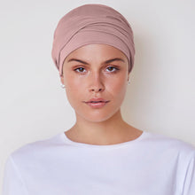 Laden Sie das Bild in den Galerie-Viewer, Emmy Turban von House of Christine bei Alopezie oder Chemotherapie