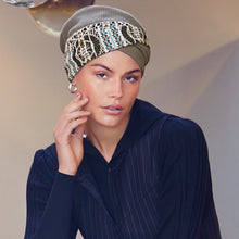 Laden Sie das Bild in den Galerie-Viewer, House of Christine Turban Emmy für Frauen mit Haarausfall