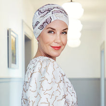 Laden Sie das Bild in den Galerie-Viewer, Shanti Turban in weiß mit feinen Prints in verschiedenen Farben für Frauen