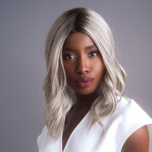 Laden Sie das Bild in den Galerie-Viewer, Hitzebeständiger Clip-In Topper mit Monofilament