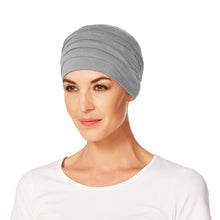 Laden Sie das Bild in den Galerie-Viewer, Yoga Turban by Christine Headwear für Alopezie und Kopfbedeckung bei Chemo