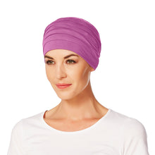 Laden Sie das Bild in den Galerie-Viewer, Yoga Turban by Christine Headwear für Alopezie und Kopfbedeckung bei Chemo