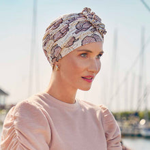 Laden Sie das Bild in den Galerie-Viewer, Lotus Turban von Christine Headwear Chemo Mütze und Kopfbedeckung bei Alopecia