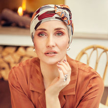 Laden Sie das Bild in den Galerie-Viewer, Lotus Turban printed House of Christine Kopfbedeckung bei Alopezie
