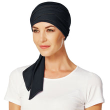 Laden Sie das Bild in den Galerie-Viewer, Christine Headwear Mantra Scarf als Chemo Mütze und bei Alopecia