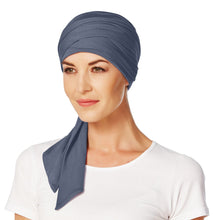 Laden Sie das Bild in den Galerie-Viewer, Christine Headwear Mantra Scarf als Chemo Mütze und bei Alopecia