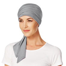 Laden Sie das Bild in den Galerie-Viewer, Christine Headwear Mantra Scarf als Chemo Mütze und bei Alopecia