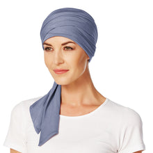 Laden Sie das Bild in den Galerie-Viewer, Christine Headwear Mantra Scarf als Chemo Mütze und bei Alopecia