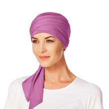 Laden Sie das Bild in den Galerie-Viewer, Christine Headwear Mantra Scarf als Chemo Mütze und bei Alopecia fuchsia