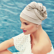 Laden Sie das Bild in den Galerie-Viewer, Turban von House of Christine für Frauen mit Haarausfall durch Alopecia