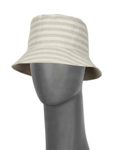 Laden Sie das Bild in den Galerie-Viewer, Chemotherapie Mann, Chemo Mann, Kopfbedeckung, Haarausfall, Glatze, Chemotherapie, Alopezie, Aderans, Camaflex, Kopfbedeckung, Haare, Haarersatz, Fashion, Mann, Hut, Sommer, Christine Headwear