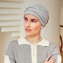 Laden Sie das Bild in den Galerie-Viewer, Nelly V Turban House of Christine Kopfbedeckung Chemotherapie