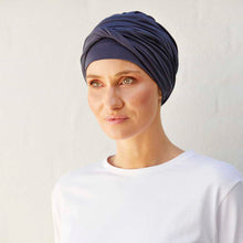 Laden Sie das Bild in den Galerie-Viewer, Shakti Turban Christine Headwear Mütze für Chemo und Alopezie Patienten