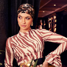 Laden Sie das Bild in den Galerie-Viewer, Sapphire Boho Turban House of Christine Kopfbedeckung Alopecia