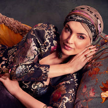Laden Sie das Bild in den Galerie-Viewer, Scarlett Boho Turban House of Christine Mütze bei Chemotherapie
