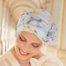 Laden Sie das Bild in den Galerie-Viewer, Lotus Turban von Christine Headwear Chemo Mütze und Kopfbedeckung bei Alopecia