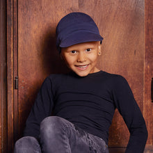 Laden Sie das Bild in den Galerie-Viewer, Petite Kangaroo Cap - Kinder