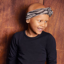 Laden Sie das Bild in den Galerie-Viewer, Aderans Germany - Petite Chick