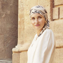 Laden Sie das Bild in den Galerie-Viewer, Beatrice Turban w. Ribbons von Christine Headwear Kopfbedeckung für Frauen mit Alopezie oder Chemo