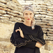 Laden Sie das Bild in den Galerie-Viewer, Beatrice Turban w. Ribbons von Christine Headwear Kopfbedeckung für Frauen mit Alopezie oder Chemo
