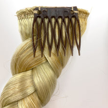 Laden Sie das Bild in den Galerie-Viewer, Haare, Haarteil, Extensions, Aderans, Camaflex, Haarersatz, haarausfall frau, Fashion, modisch, Mode, Haarverdichtung, kahle Stellen, Haarfüller, Clips, belle madame, haarteile echthaar, kopfumfang messen, haarteile frauen, dening hair, hair society, gfh, lofty, follea, hairpower, Haare flechten, flechtzopf