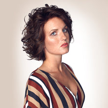 Laden Sie das Bild in den Galerie-Viewer, Perücke Frau, fashion wig, Haare, Haarausfall, Chemotherapie, Alopezie, Haarverlust, Kopfhaut, Camaflex, Aderans Hair, Haar, Krankheit, krank, Mode, Haarersatz, europäische echthaare perücken, kopfgröße, kopfumfang messen, echthaar perücke, echthaarperücken, europäische echthaar perücken, follea, deutschland perücken, beste echthaar perücken, echthaar perücken deutschland, perrücken, perücken kaufen, perücken24, gfh, lofty perücken, damenperücken