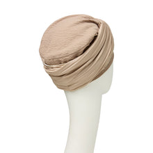 Laden Sie das Bild in den Galerie-Viewer, Emmy V Turban von Christine Headwear für Frauen mit Chemo oder Alopezie