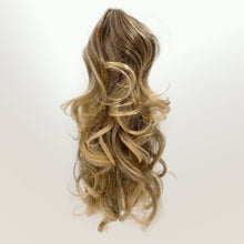 Laden Sie das Bild in den Galerie-Viewer, Haare, Haarteil, Extensions, Aderans, Camaflex, Haarersatz, Haarausfall, Fashion, modisch, Mode, Haarverdichtung, kahle Stellen, Haarfüller, Clips, lockig, Kamm, Zopf