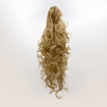 Laden Sie das Bild in den Galerie-Viewer, Haare, Haarteil, Extensions, Aderans, Camaflex, Haarersatz, Haarausfall, Fashion, modisch, Mode, Haarverdichtung, kahle Stellen, Haarfüller, Clips