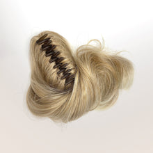 Laden Sie das Bild in den Galerie-Viewer, Haare, Haarteil, Extensions, Aderans, Camaflex, Haarersatz, Haarausfall, Fashion, modisch, Mode, Haarverdichtung, kahle Stellen, Haarfüller, Clips