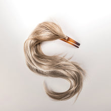 Laden Sie das Bild in den Galerie-Viewer, Haare, Haarteil, Extensions, Aderans, Camaflex, Haarersatz, Haarausfall, Fashion, modisch, Mode, Haarverdichtung, kahle Stellen, Haarfüller, Clips