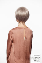 Laden Sie das Bild in den Galerie-Viewer, Lily