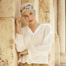 Laden Sie das Bild in den Galerie-Viewer, Turban House of Christine bei Alopecia, Chemotherapie und Haarausfall