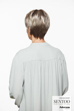 Laden Sie das Bild in den Galerie-Viewer, Stefania