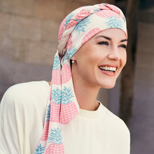 Laden Sie das Bild in den Galerie-Viewer, Kopfbedeckung Frau, Haarausfall, Glatze, Chemotherapie, Alopezie, Aderans, Camaflex, Kopfbedeckung, Haare, Haarersatz, Fashion, Christine Headwear