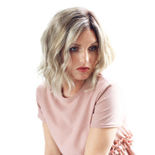 Laden Sie das Bild in den Galerie-Viewer, Perücke Frau, fashion wig, Haare, Haarausfall, Chemotherapie, Alopezie, Haarverlust, Kopfhaut, Camaflex, Aderans, Hair, Haar, Mode, Haarersatz, kopfgröße, perücke, follea, deutschland perücken, beste perücken, deutschland, perrücken, perücken kaufen, perücken24, gfh, lofty perücken, damenperücken, Kunsthaar, Kunsthaarperücken