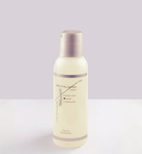 Laden Sie das Bild in den Galerie-Viewer, Revitalisierendes Shampoo für Perücken und Haarsysteme aus Echthaar