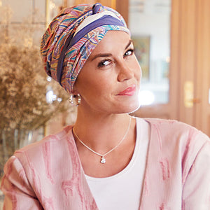 Beatrice Turban von House of Christine. Kopfbedeckung für Frauen mit Haarausfall aufgrund von Chemo oder Alopezie.