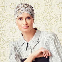 Laden Sie das Bild in den Galerie-Viewer, Turban House of Christine bei Haarausfall, Chemotherapie und Alopezie
