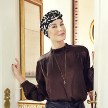 Laden Sie das Bild in den Galerie-Viewer, Lotus Turban von Christine Headwear Chemo Mütze und Kopfbedeckung bei Alopecia
