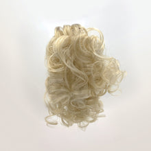 Laden Sie das Bild in den Galerie-Viewer, Haarteil lockiger Zopf mit Greifspange Haarverlängerung

